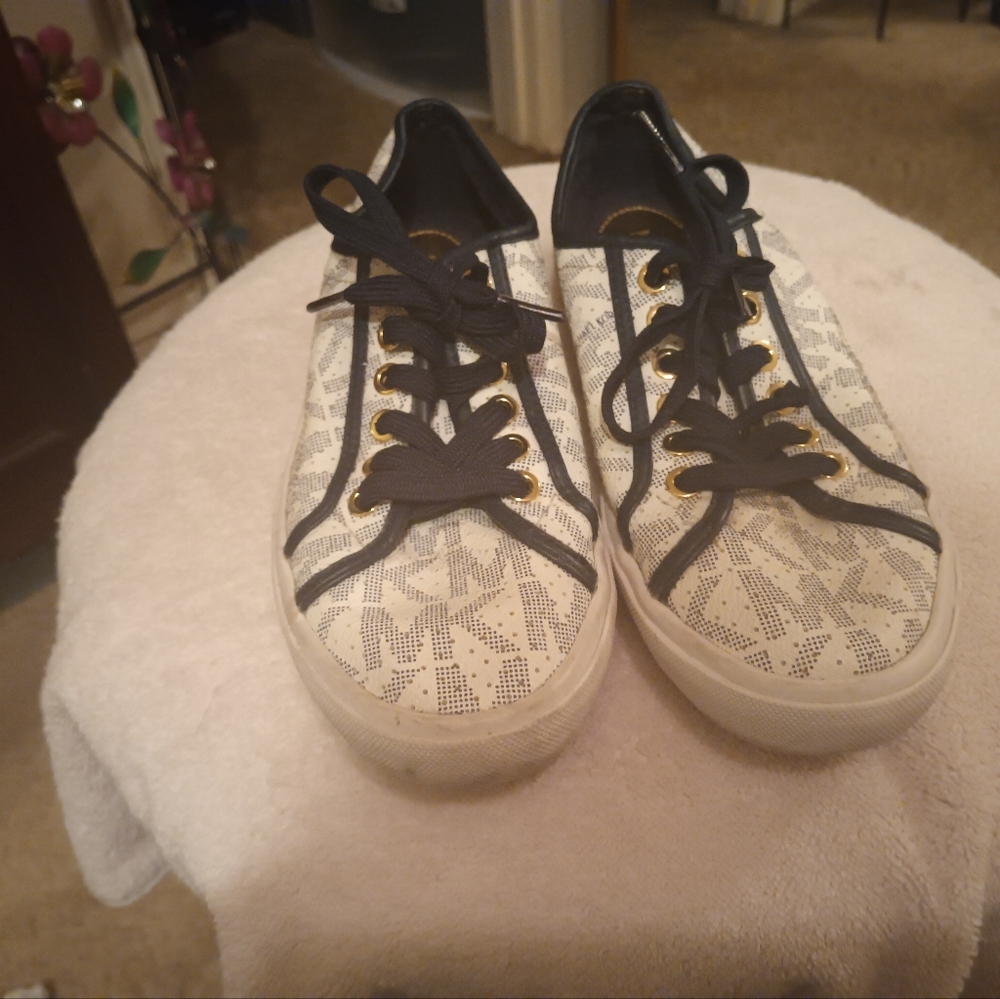 Micheal Kors Sneakers Size 7.5